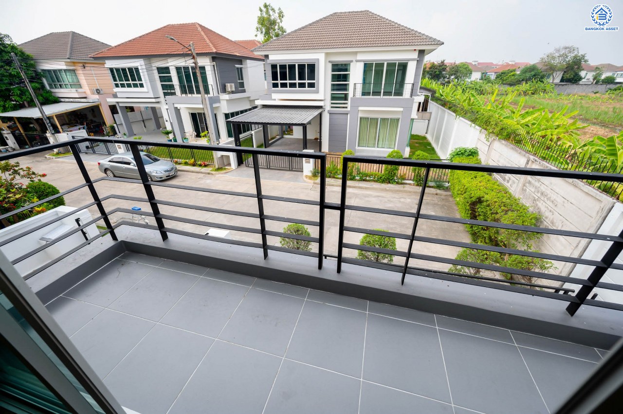 บ้านมือสองตกแต่งใหม่ โครงการ ไลฟ์ บางกอก บูเลอวาร์ด ปิ่นเกล้า-เพชรเกษม หลังมุม สังคมคุณภาพ SC Asset เนื้อที่กว้างกว่า 52.5 ตร.ว ฟังก์ชัน 3 ห้องนอน 3 ห้องน้ำ 2 ที่จอดรถ บนทำเลติดถนนพุทธมณฑลสาย4 ตอบโจทย์กับทุกครอบครัว ใกล้ ม.มหิดล, แหล่งช้อปปิ้ง "เซ็นทรัล ศาลายา", รถไฟฟ้าสายสีน้ำเงิน "สถานีหลักสอง" และทางด่วน "ศรีรัช"